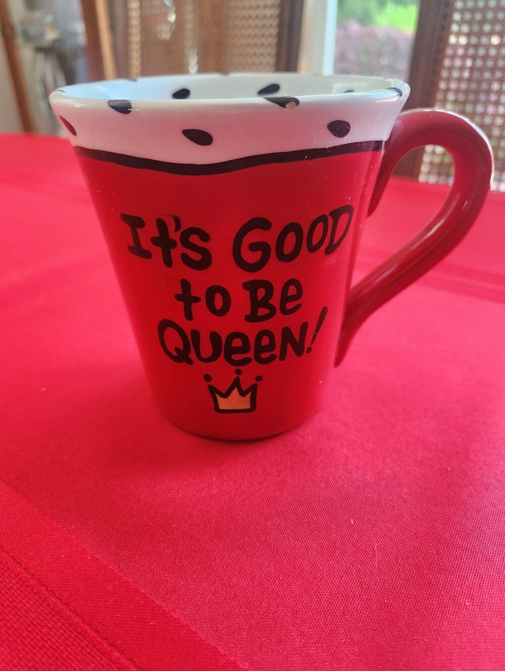 Source Unknown Red and White "It's Good to Be Queen" Ceramic Coffee Mug